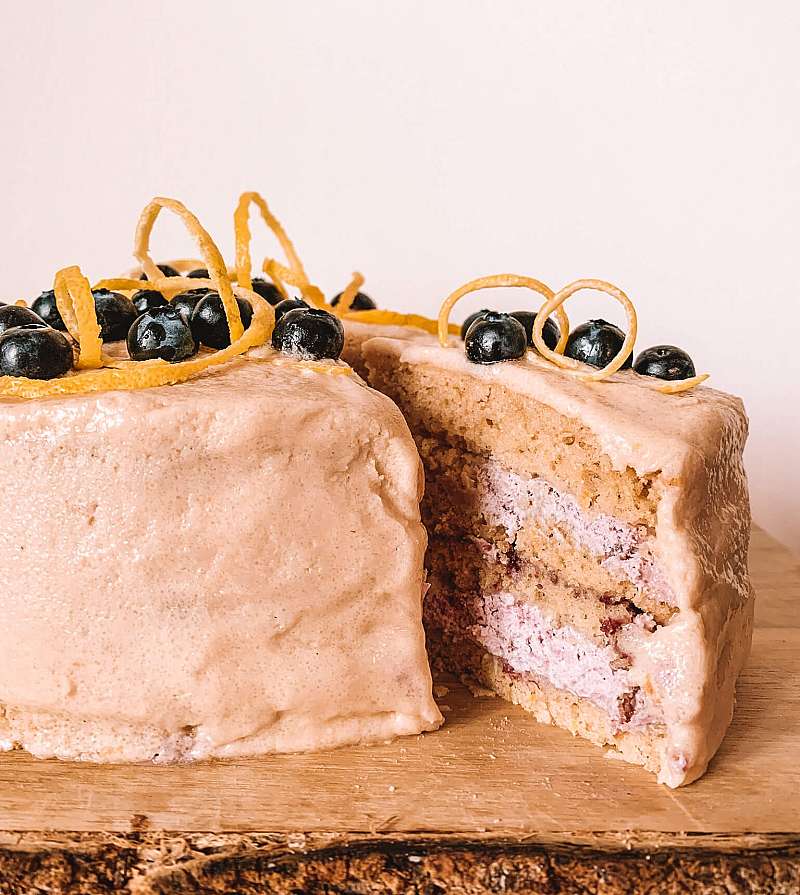 Blåbærlagkage med citron og kardemomme