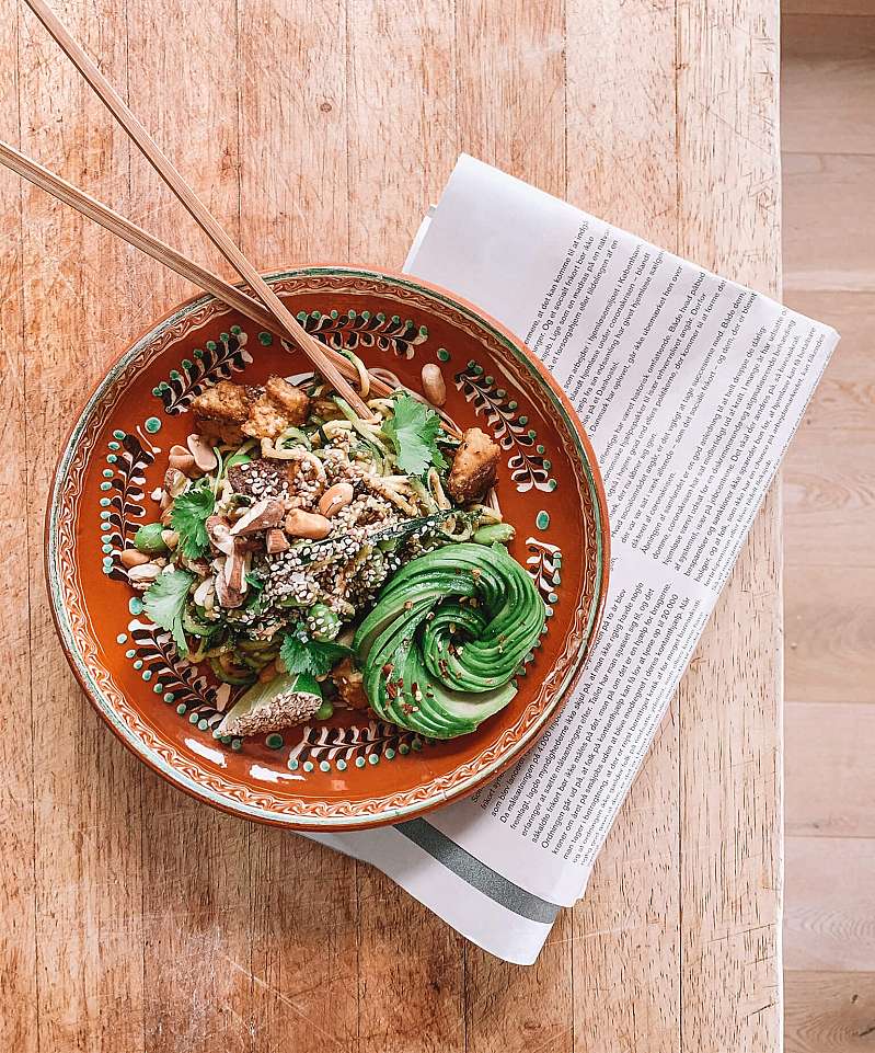 Asiatisk squashsalat med røget tofu