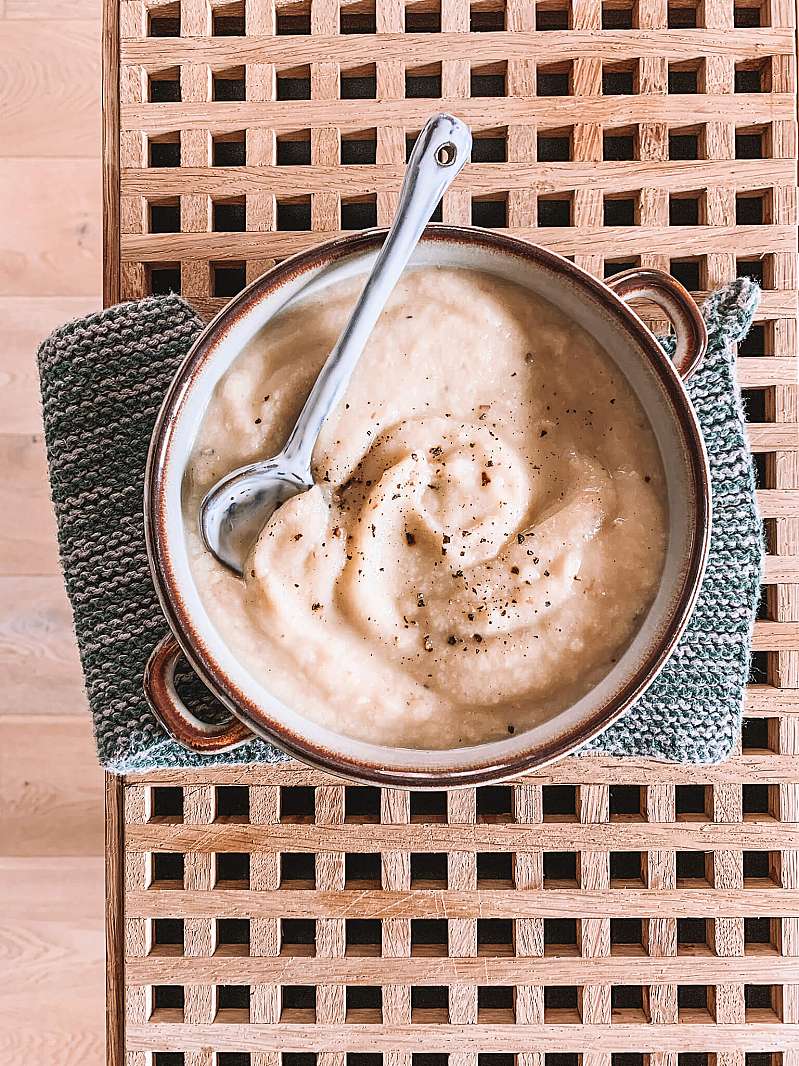 Syrlig blomkålssuppe