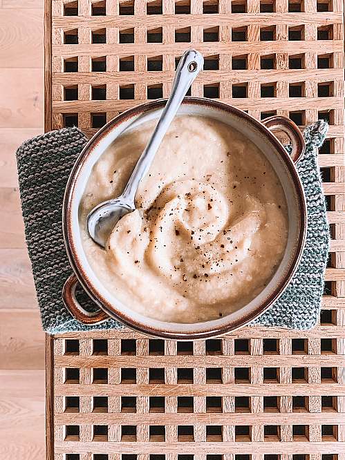 Syrlig blomkålssuppe