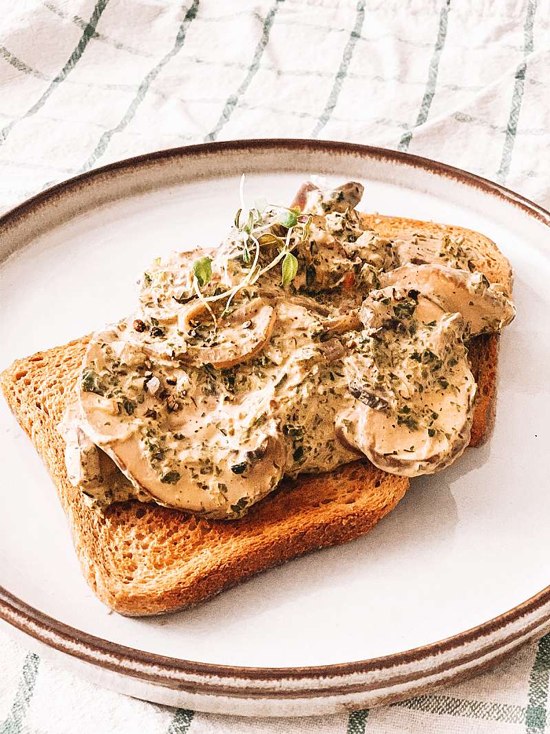 Svampetoast med grønkål